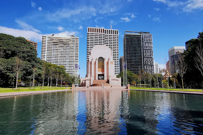 Anzac Memorial and reflection pool in Hyde Park, Sydney